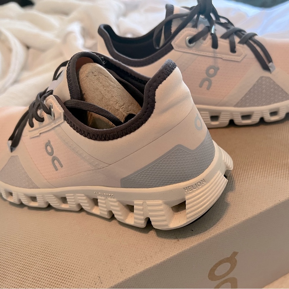 Cute neutral On, Cloud X 3 AD sneakers